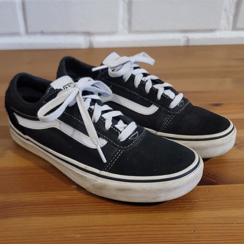 Youth Vans classic low tops